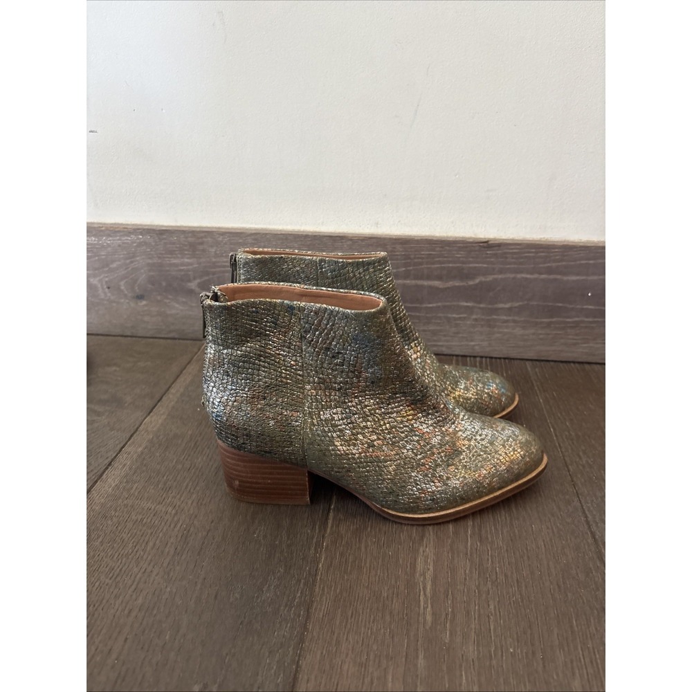 Seychells Booty Black Heels Metallic Alligator Skin Size 7
